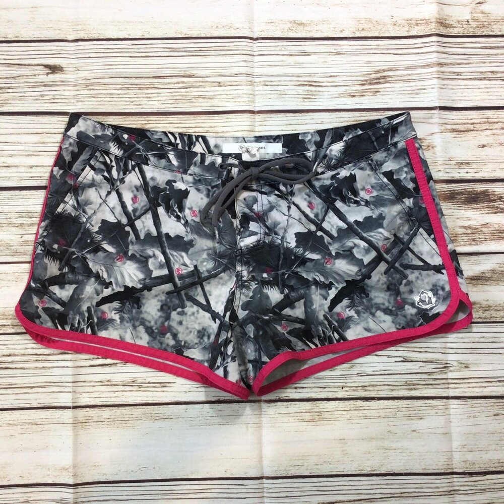 3/$10💕 CG Habitats Nature Printed Board Shorts